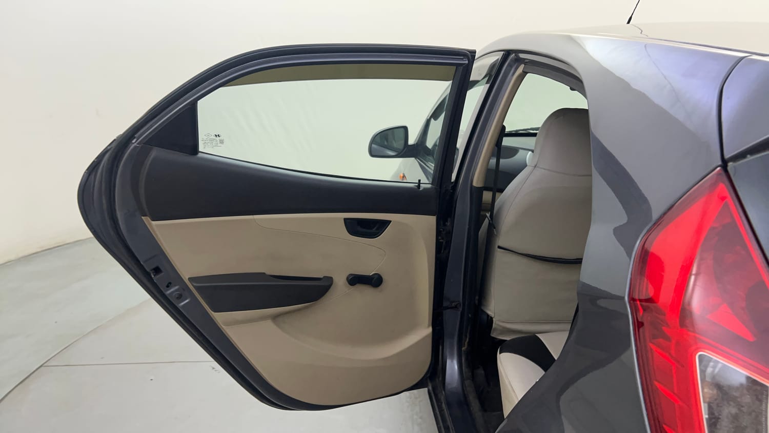 Used 2017 hyundai Eon Magna+ (O) Petrol Manual interior LEFT REAR DOOR OPEN VIEW