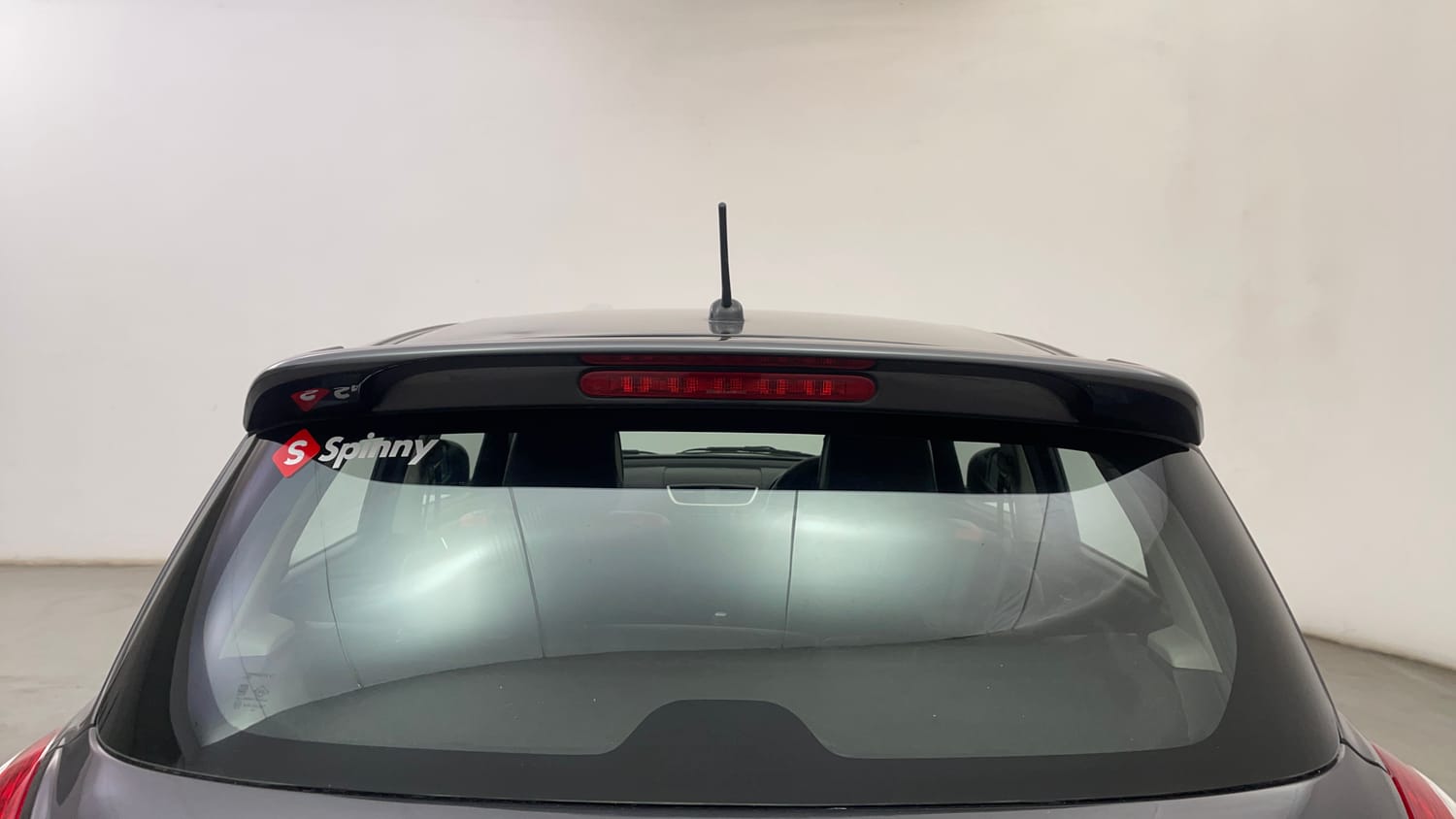 Used 2016 Maruti Suzuki Swift VDi (O) Diesel Manual exterior BACK WINDSHIELD VIEW