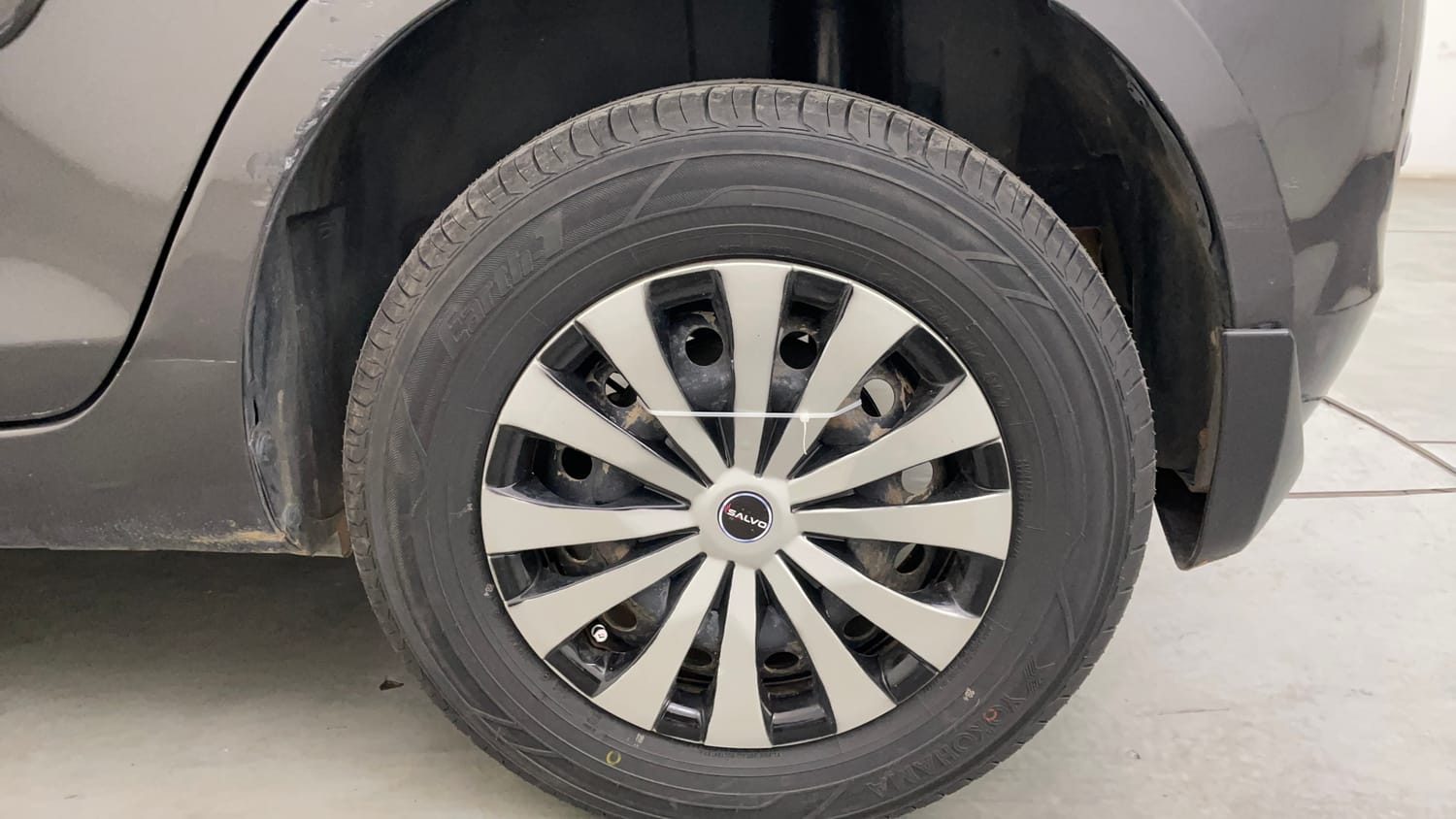 Used 2016 Maruti Suzuki Swift VDi (O) Diesel Manual tyres LEFT REAR TYRE RIM VIEW