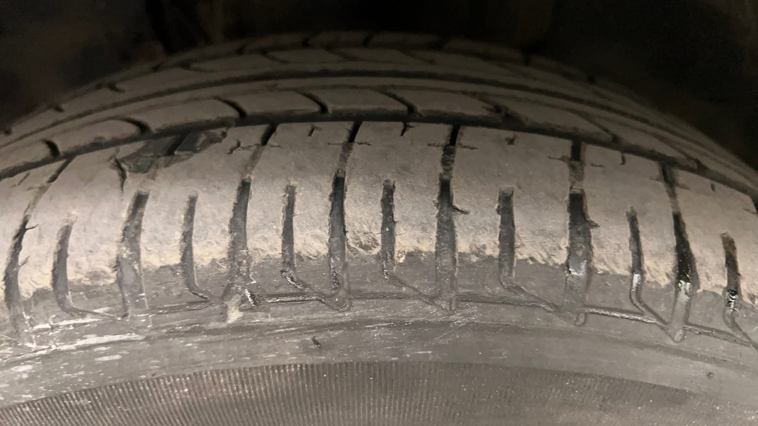 Used 2022 Tata Tiago XZ Plus CNG Cng Manual tyres LEFT FRONT TYRE TREAD VIEW