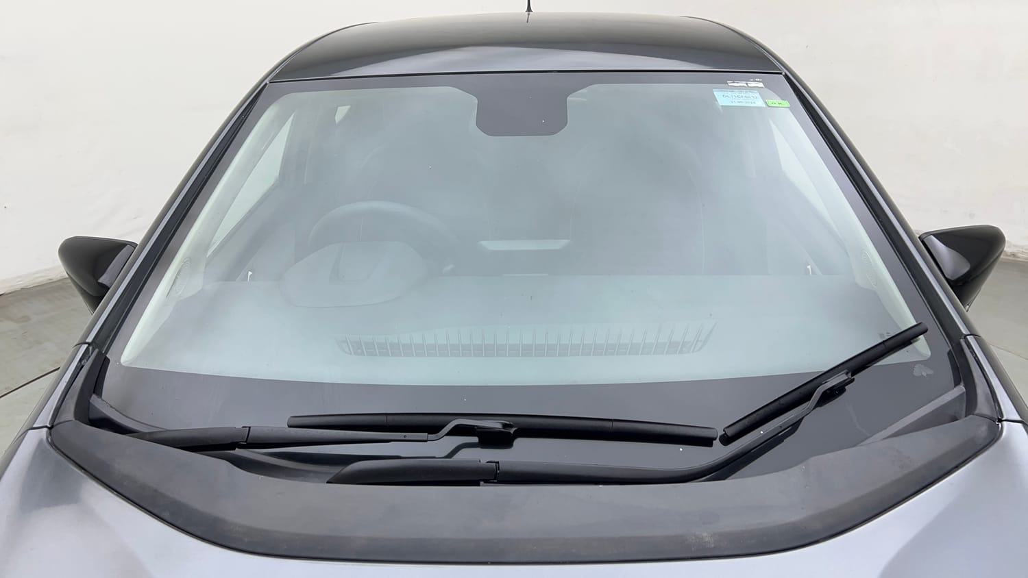 Used 2024 Tata Altroz XZ Petrol Petrol Manual exterior FRONT WINDSHIELD VIEW