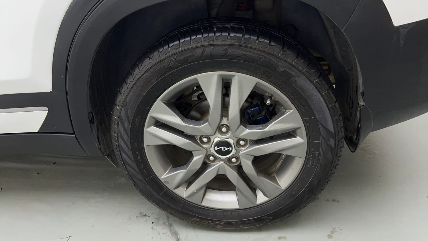 Used 2023 Kia Seltos HTX 1.5 Petrol Manual tyres LEFT REAR TYRE RIM VIEW