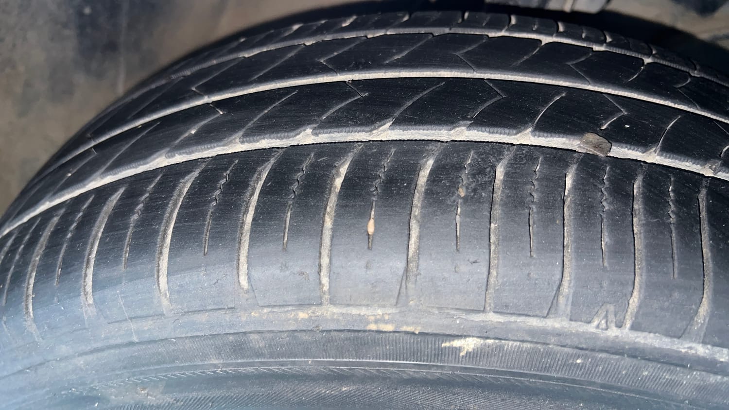 Used 2021 Maruti Suzuki Baleno Delta Petrol+CNG (Outside Fitted) Cng Manual tyres RIGHT FRONT TYRE TREAD VIEW