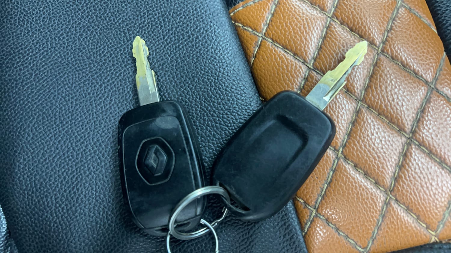 Used 2017 Renault Kwid RXL Petrol Manual extra CAR KEY VIEW