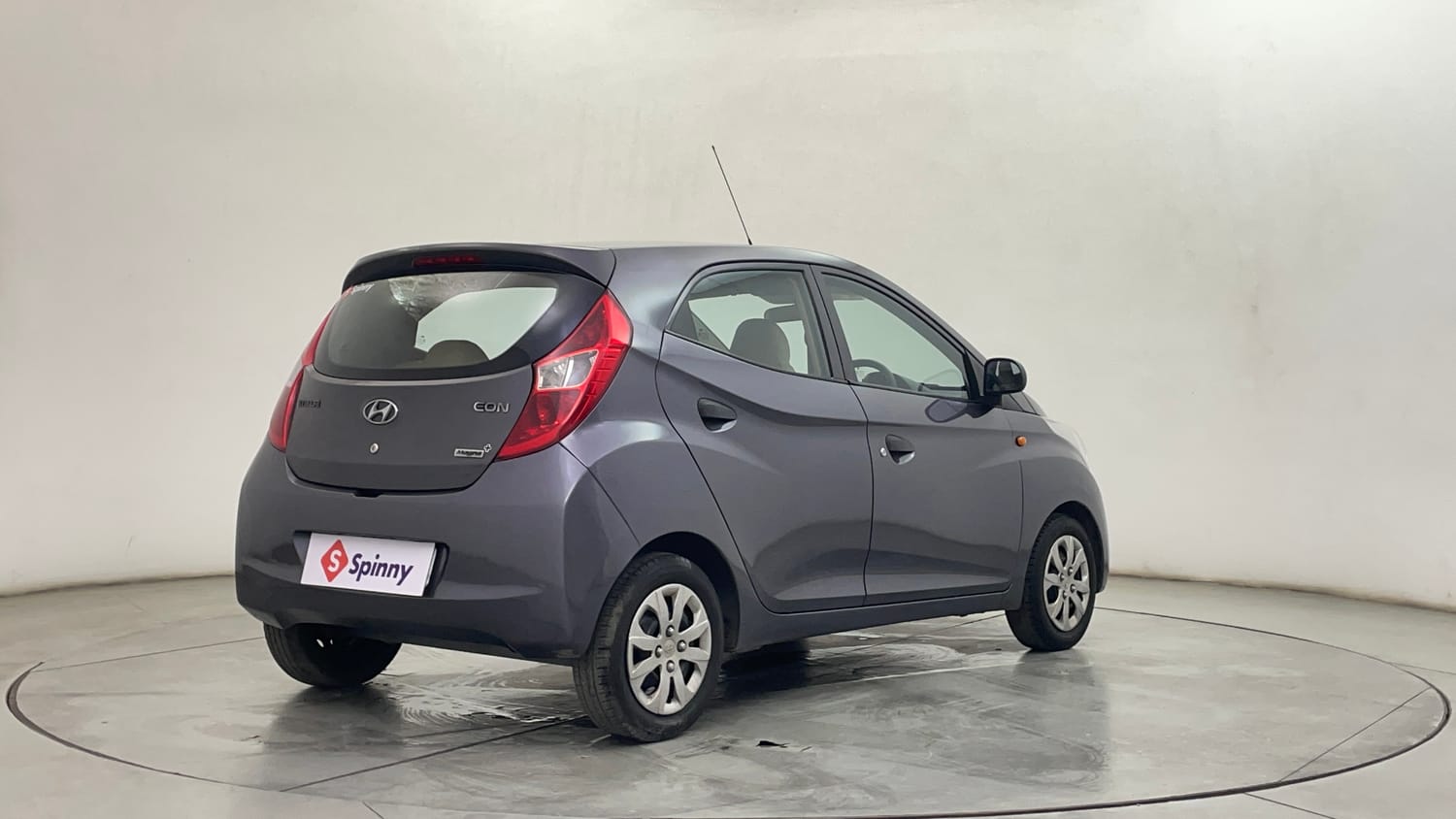 Used 2014 Hyundai Eon Magna Petrol Manual exterior RIGHT REAR CORNER VIEW