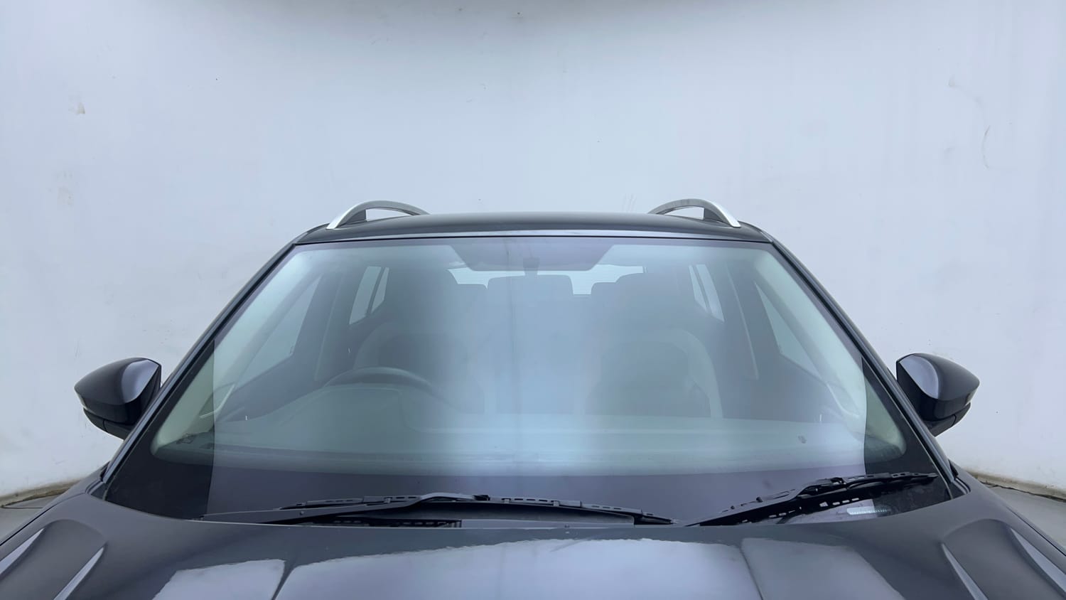 Used 2022 Volkswagen Taigun Highline 1.0 TSI MT Petrol Manual exterior FRONT WINDSHIELD VIEW