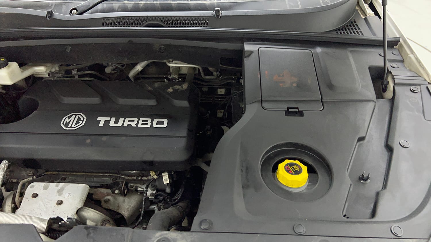 Used 2022 MG Motors Hector Sharp 1.5 Petrol Turbo Hybrid MT Hybrid Manual engine ENGINE LEFT SIDE VIEW