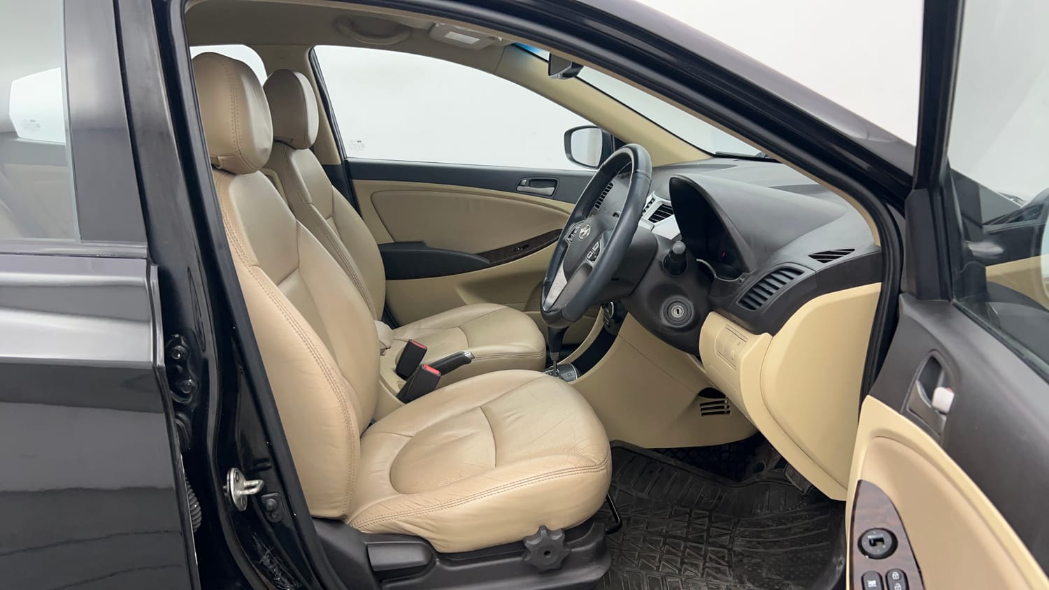 Used 2016 Hyundai Verna 1.6 VTVT S AT Petrol Automatic interior RIGHT SIDE FRONT DOOR CABIN VIEW