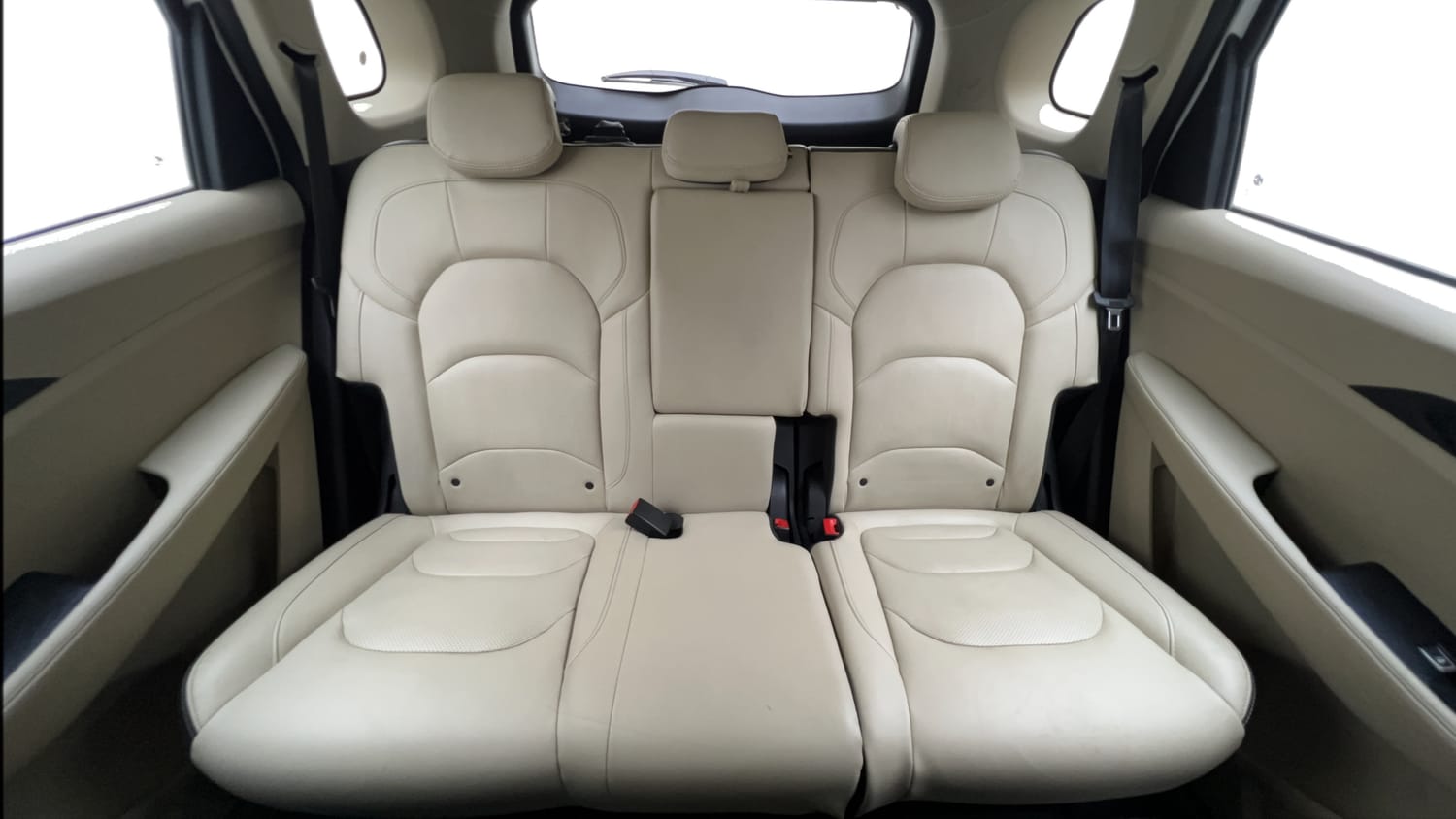 Used 2022 MG Motors Hector Sharp 1.5 Petrol Turbo Hybrid MT Hybrid Manual interior REAR SEAT CONDITION VIEW
