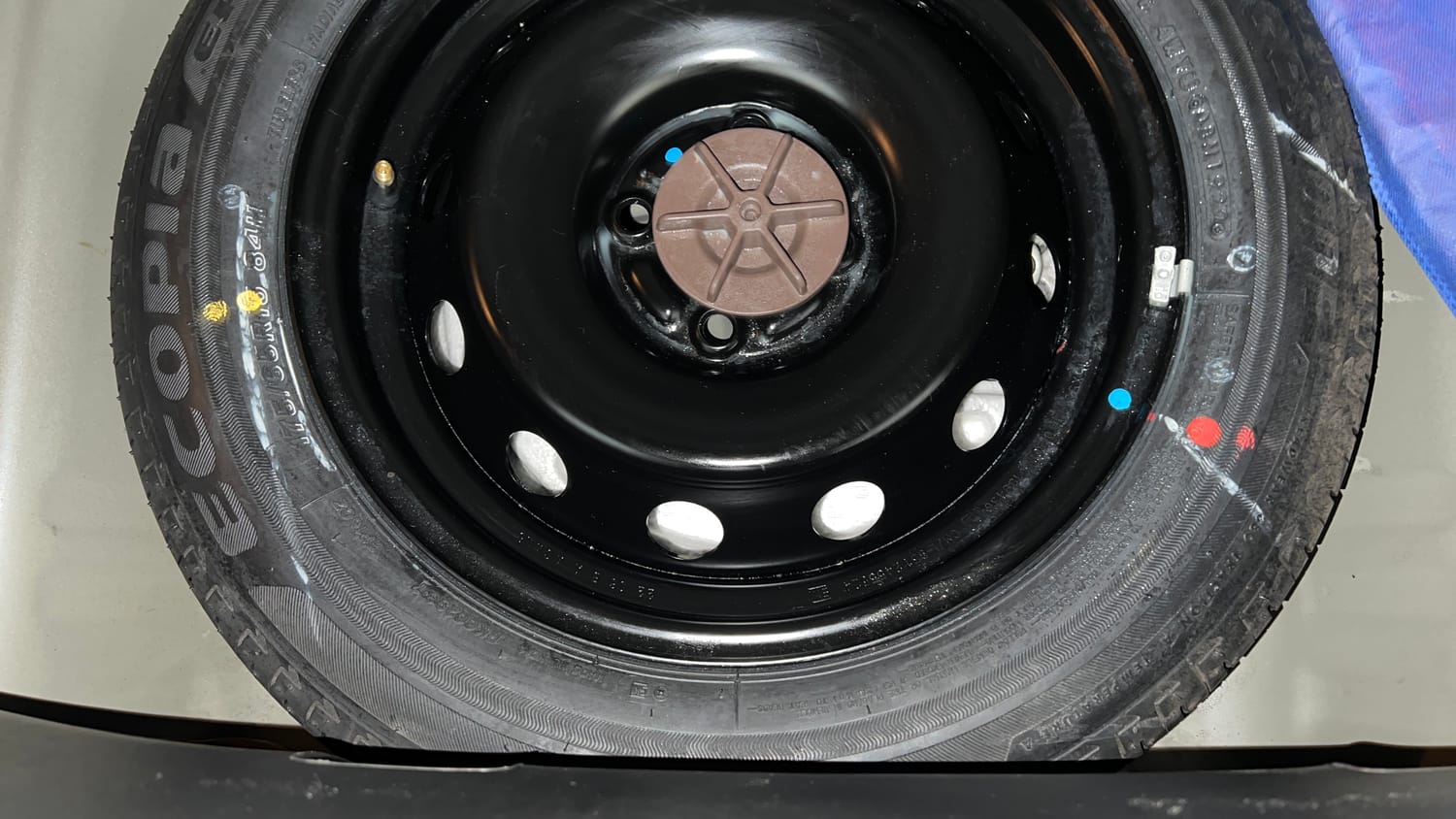 Used 2022 Maruti Suzuki Ignis Zeta 1.2 MT Petrol Manual tyres SPARE TYRE VIEW