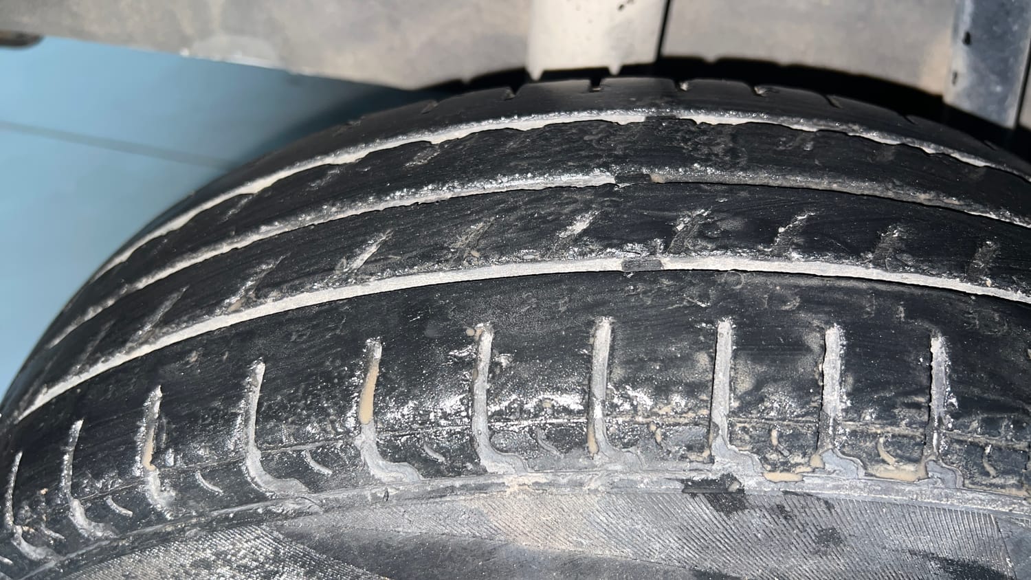 Used 2017 Renault Kwid 1.0 RXL AMT Petrol Automatic tyres RIGHT REAR TYRE TREAD VIEW