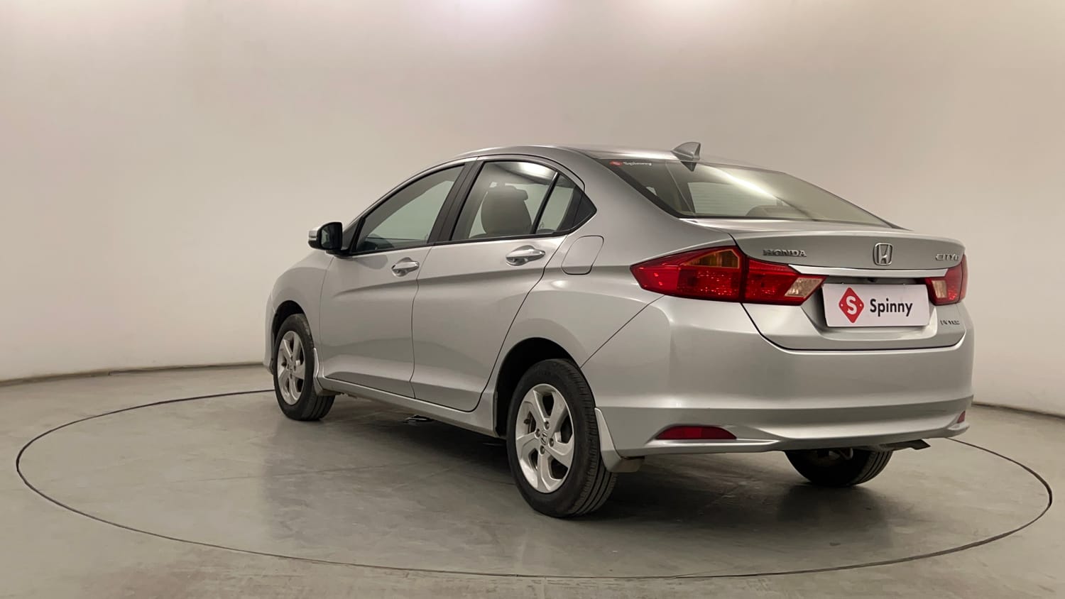 Used 2016 Honda City V Petrol Manual exterior LEFT REAR CORNER VIEW