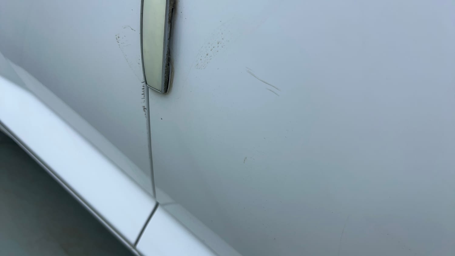 Used 2023 Hyundai Verna SX (O) 1.5 Petrol IVT Petrol Automatic dents MINOR SCRATCH