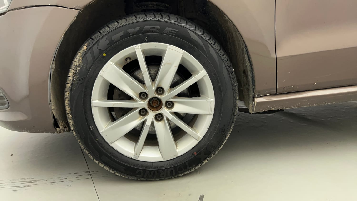Used 2016 Volkswagen Polo Highline1.5L (D) Diesel Manual tyres LEFT FRONT TYRE RIM VIEW