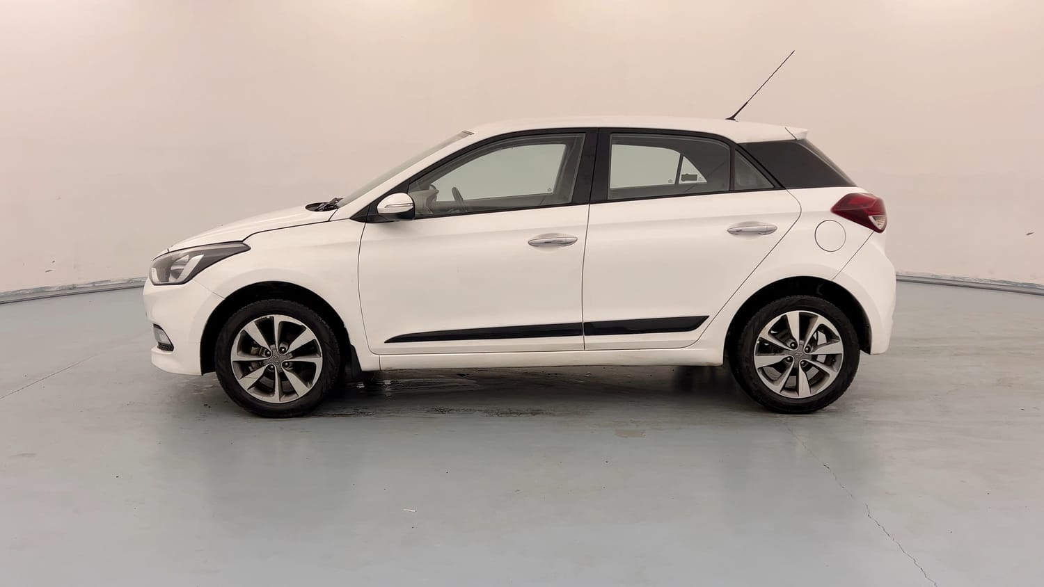 Used 2015 Hyundai Elite i20 Asta 1.2 Petrol Manual exterior LEFT SIDE VIEW