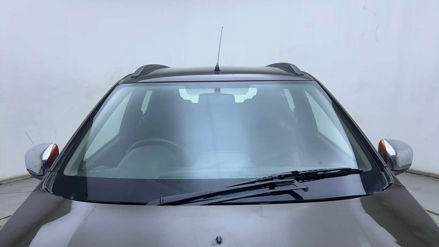 Used 2018 Renault Kwid CLIMBER 1.0 AMT Petrol Automatic exterior FRONT WINDSHIELD VIEW