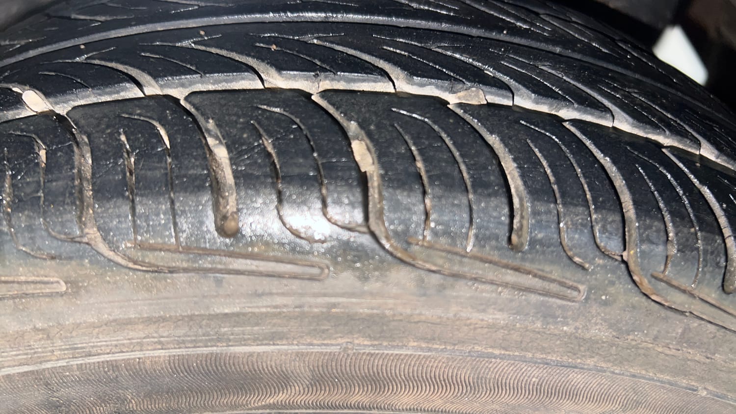 Used 2017 hyundai Eon Magna+ (O) Petrol Manual tyres LEFT REAR TYRE TREAD VIEW