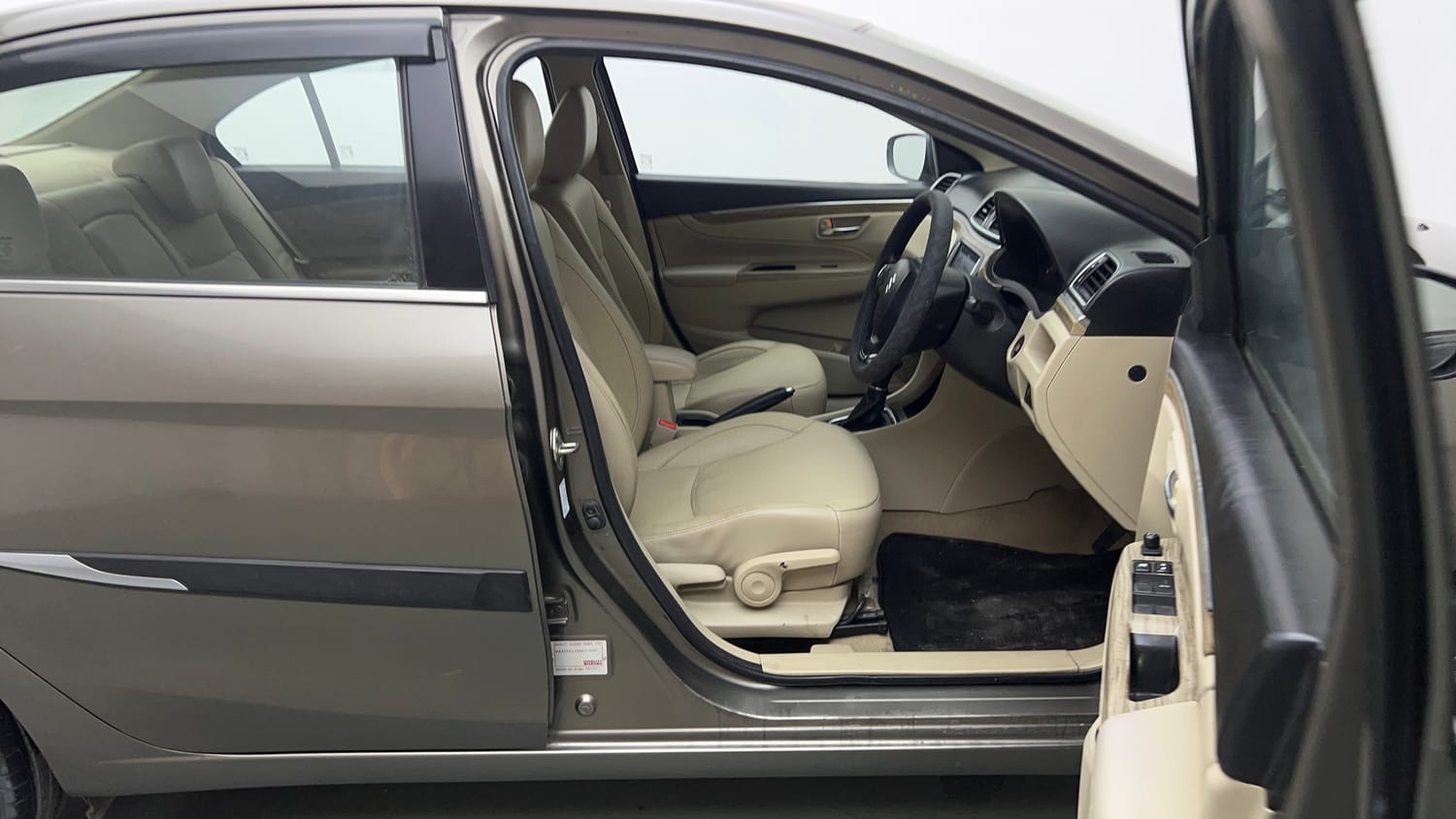 Used 2020 Maruti Suzuki Ciaz Alpha 1.5 AT Petrol Automatic interior RIGHT SIDE FRONT DOOR CABIN VIEW