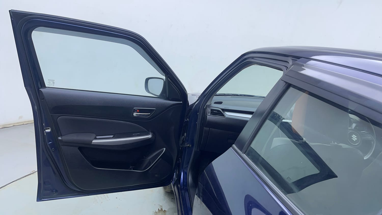 Used 2022 Maruti Suzuki Swift ZXi Petrol Manual interior LEFT FRONT DOOR OPEN VIEW