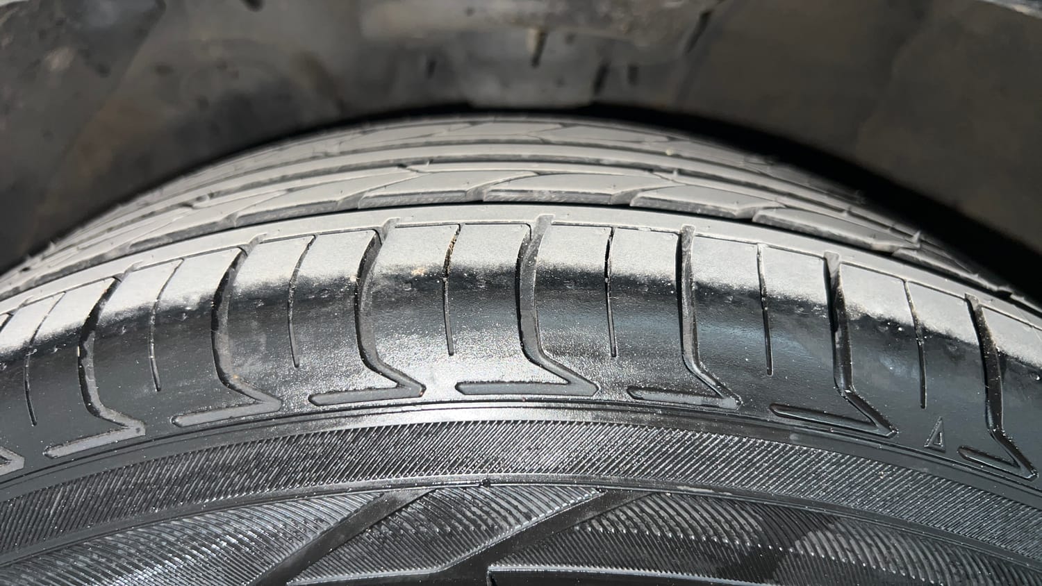 Used 2016 Hyundai Verna 1.6 VTVT S AT Petrol Automatic tyres LEFT FRONT TYRE TREAD VIEW
