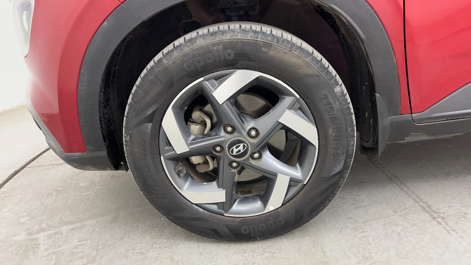Used 2020 Hyundai Venue SX Plus 1.0 Turbo DCT Petrol Automatic tyres LEFT FRONT TYRE RIM VIEW
