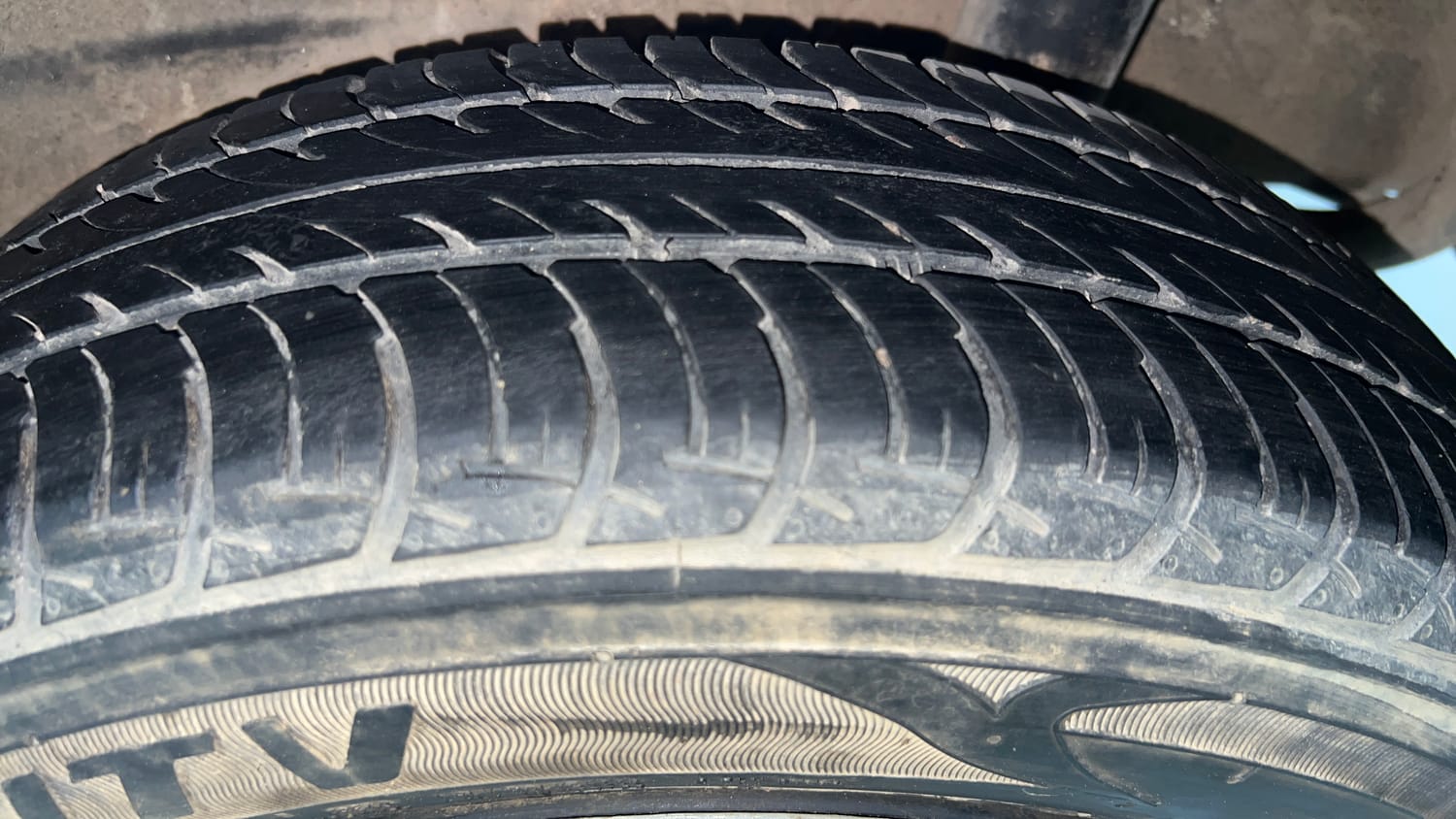 Used 2022 Maruti Suzuki Wagon R 1.0 VXi (O) 1.0 Petrol Manual tyres LEFT REAR TYRE TREAD VIEW
