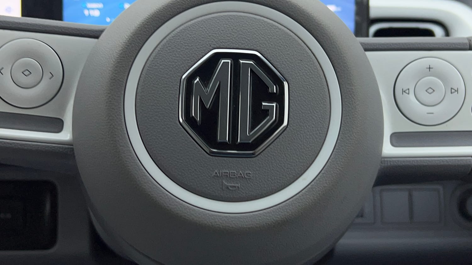 Used 2025 MG Motors Comet EV Exclusive FC Electric Automatic top_features Airbags