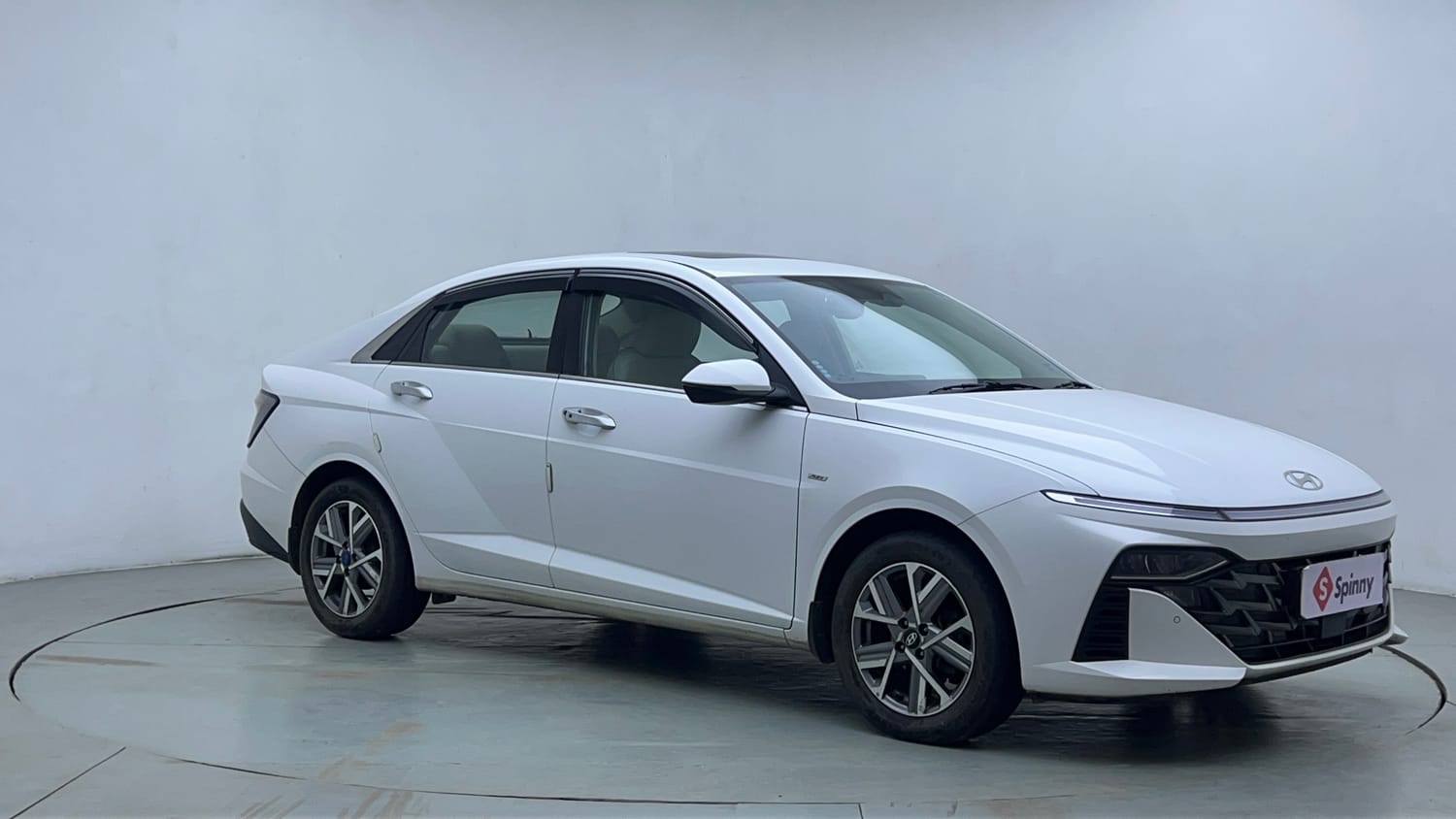 Used 2023 Hyundai Verna SX (O) 1.5 Petrol IVT Petrol Automatic exterior RIGHT FRONT CORNER VIEW