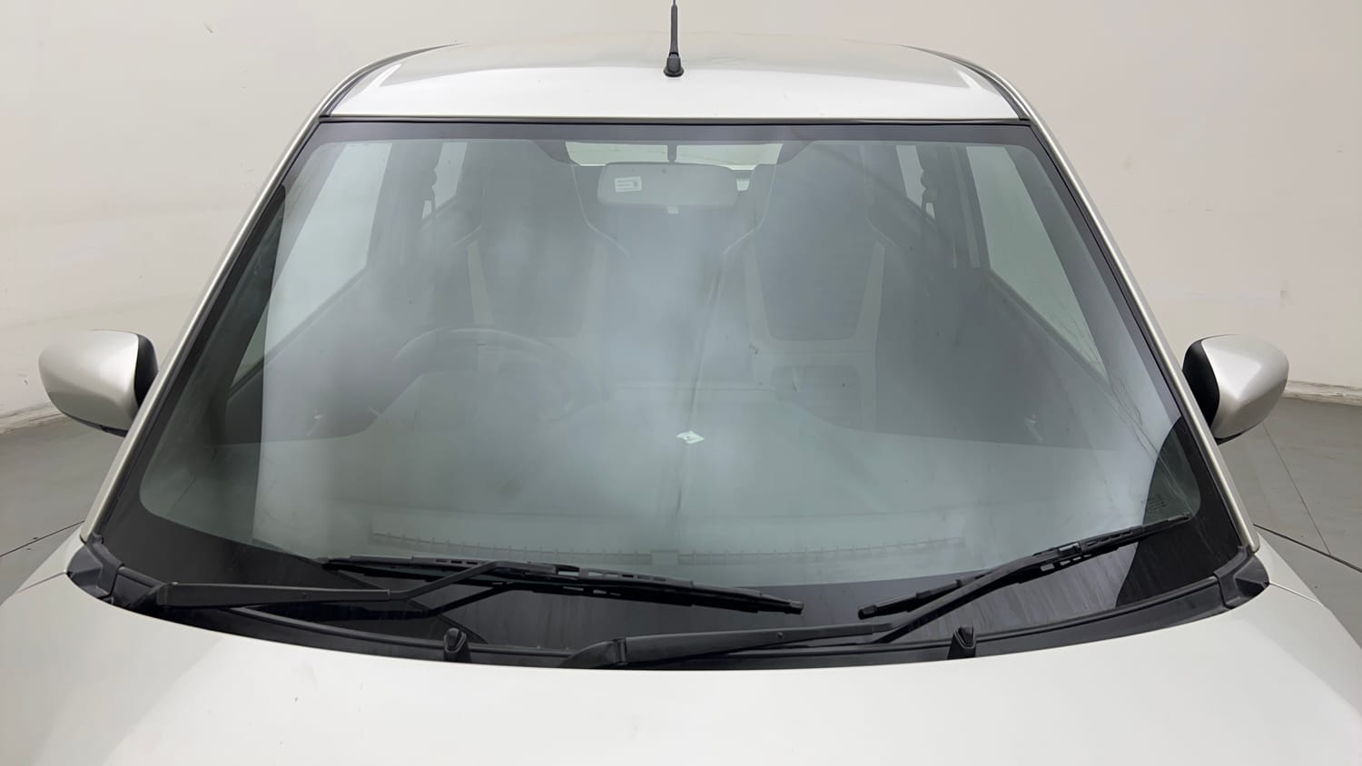 Used 2022 Maruti Suzuki Wagon R 1.0 VXi (O) 1.0 Petrol Manual exterior FRONT WINDSHIELD VIEW