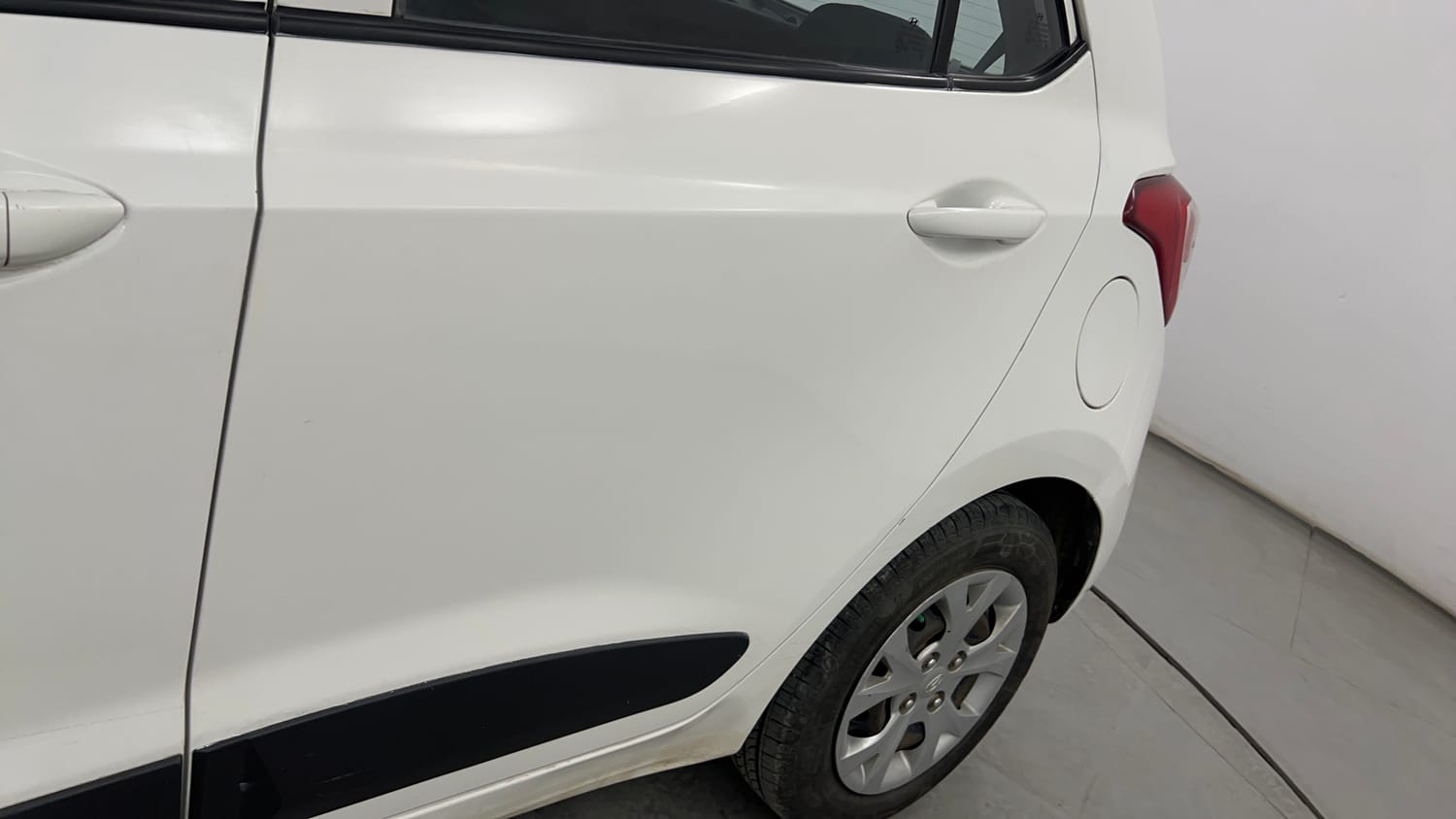 Used 2016 Hyundai Grand i10 Sportz 1.2 Kappa VTVT Petrol Manual dents MINOR DENT