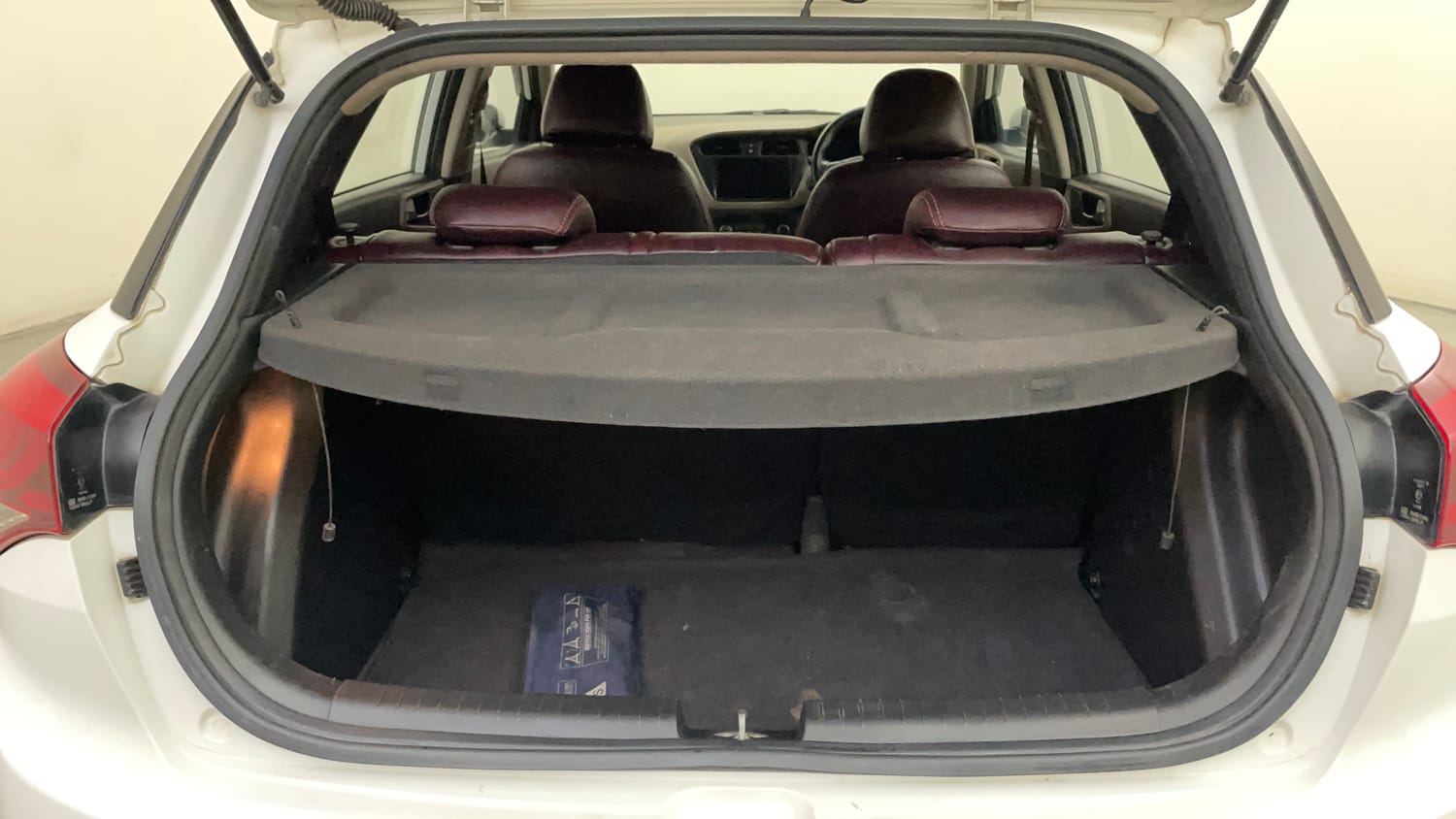 Used 2016 Hyundai Elite i20 Asta 1.4 CRDI (O) Diesel Manual interior DICKY INSIDE VIEW