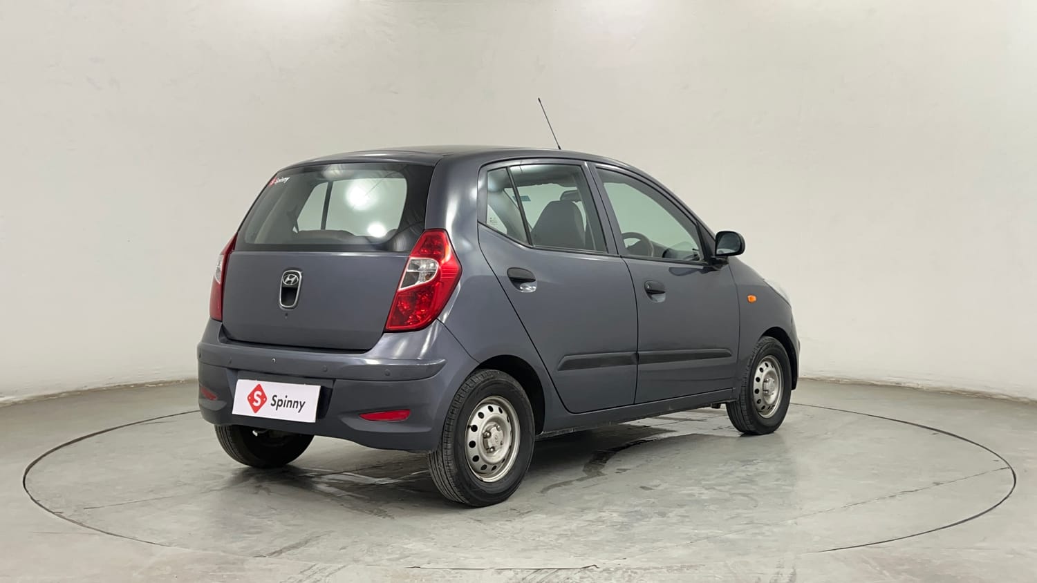 Used 2013 Hyundai i10 Magna 1.1 iRDE2 Petrol Manual exterior RIGHT REAR CORNER VIEW
