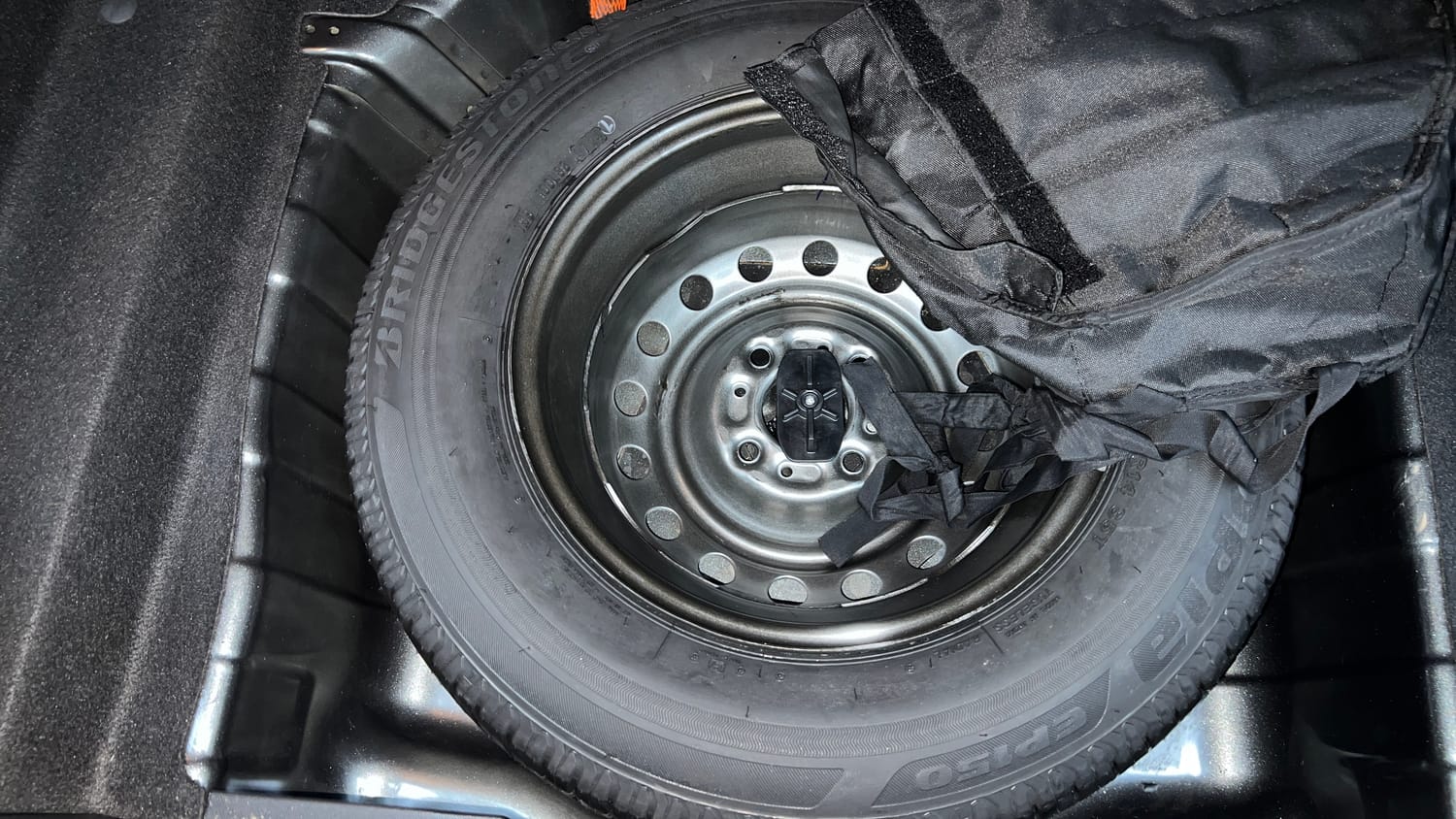 Used 2024 Tata Altroz XZ Petrol Petrol Manual tyres SPARE TYRE VIEW