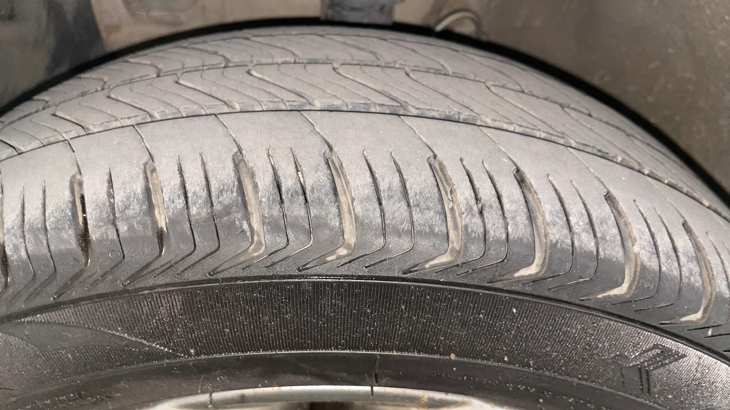 Used 2018 Hyundai Elite i20 Asta 1.4 CRDI Diesel Manual tyres LEFT FRONT TYRE TREAD VIEW