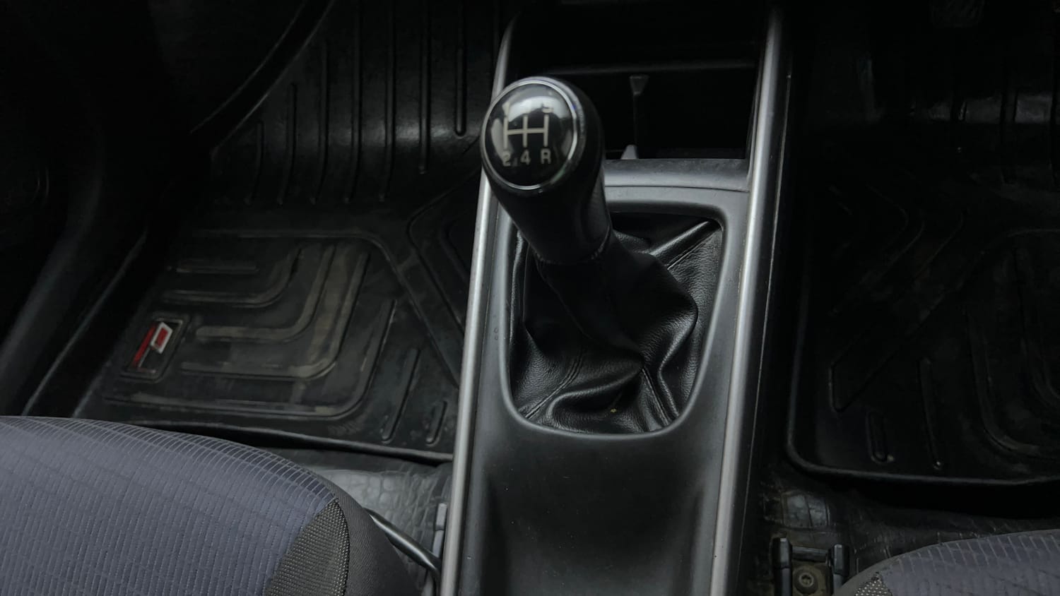 Used 2021 Maruti Suzuki Baleno Delta Petrol+CNG (Outside Fitted) Cng Manual interior GEAR  KNOB VIEW