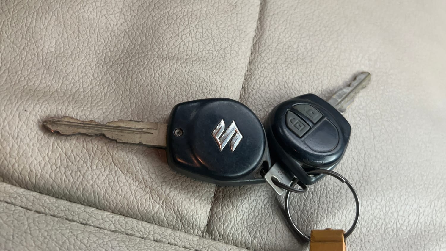 Used 2014 Maruti Suzuki Swift Dzire VXI Petrol Manual extra CAR KEY VIEW