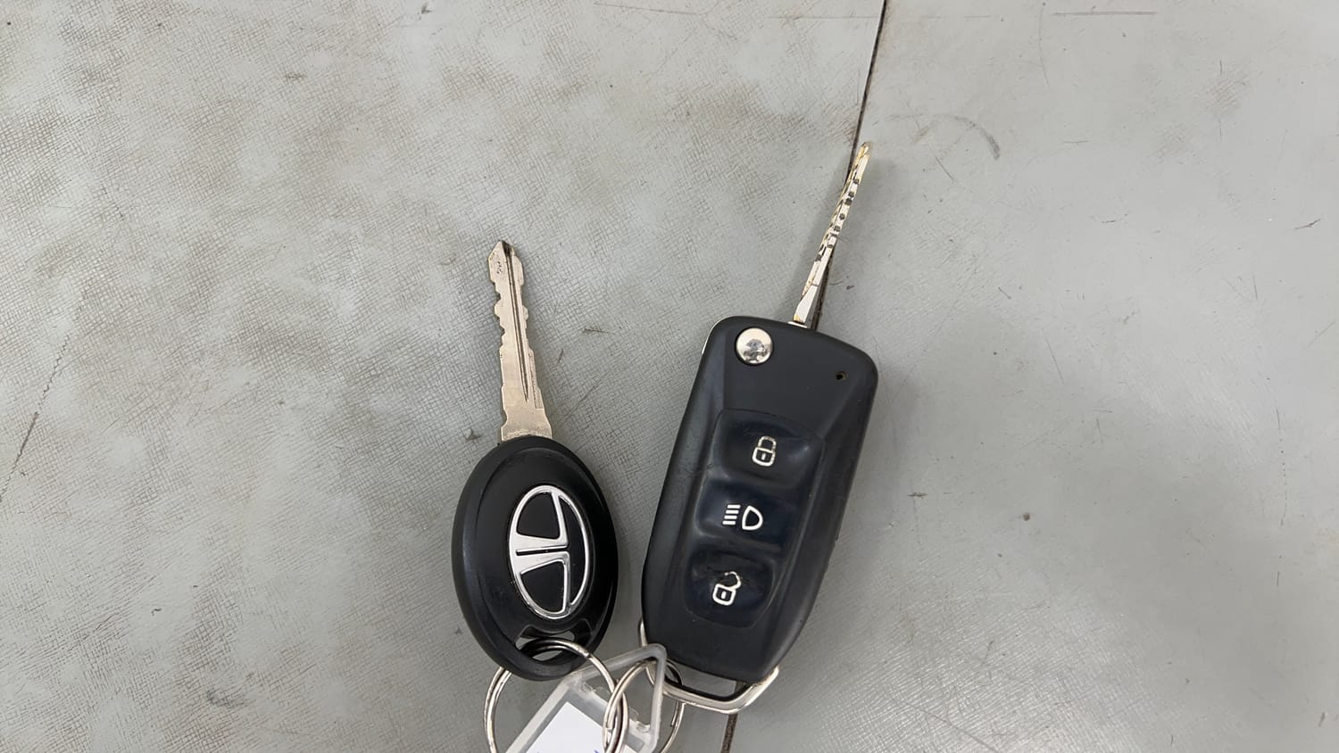 Used 2014 Tata Zest XMS Petrol Petrol Manual extra CAR KEY VIEW