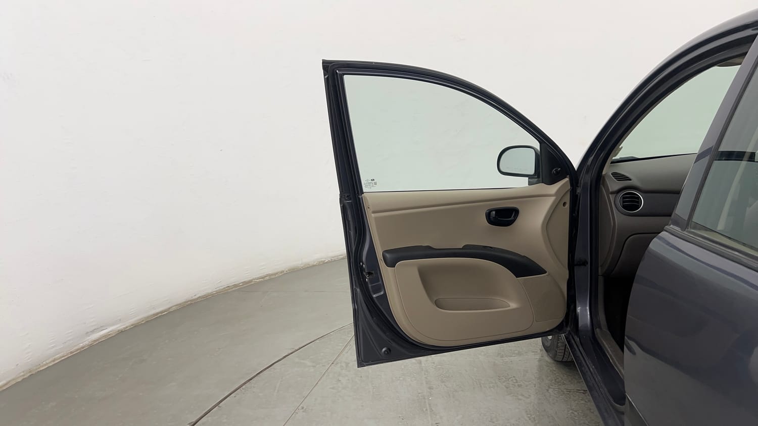 Used 2013 Hyundai i10 Magna 1.1 iRDE2 Petrol Manual interior LEFT FRONT DOOR OPEN VIEW