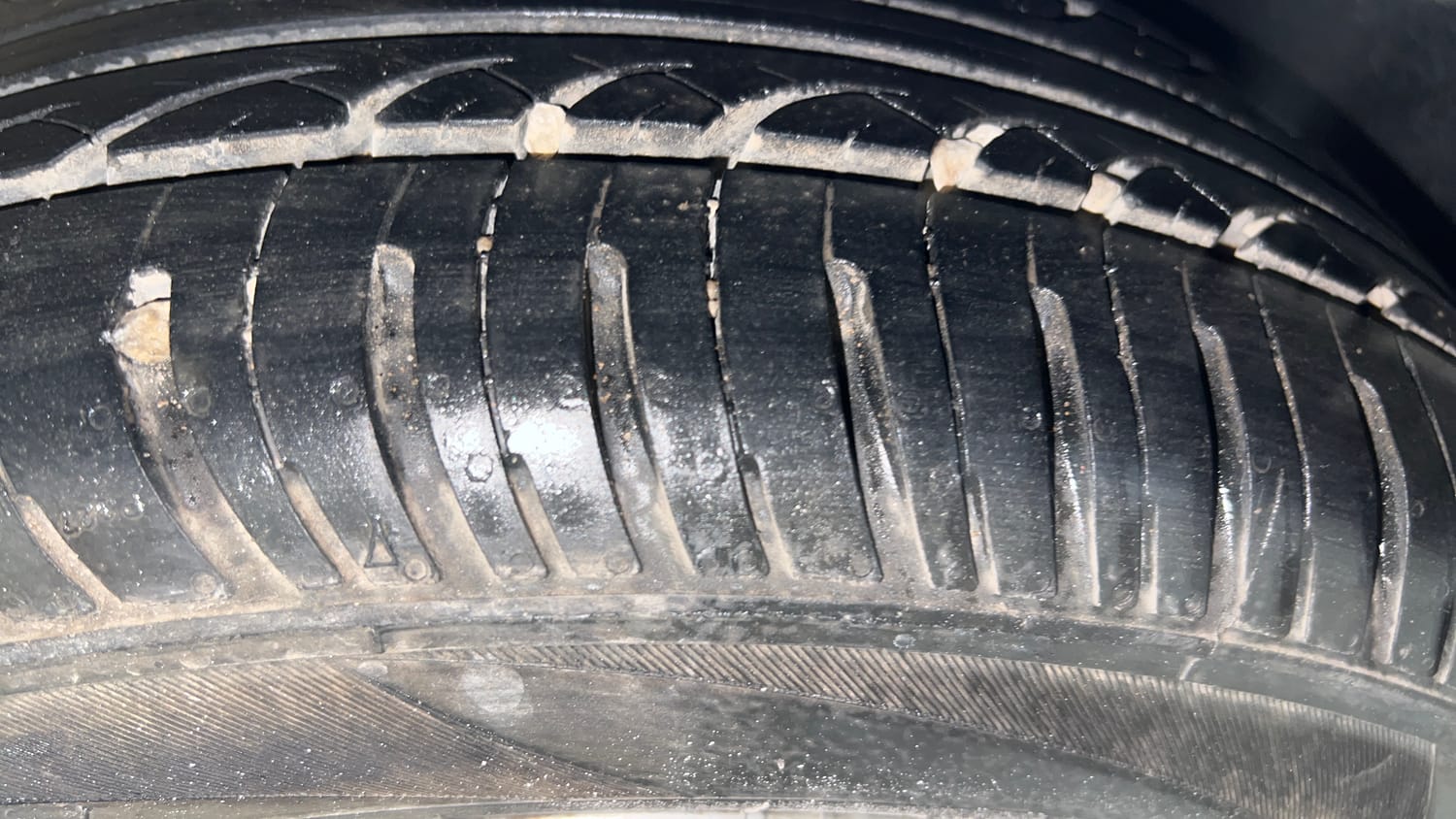 Used 2015 Ford Figo Duratec Petrol Titanium 1.2 Petrol Manual tyres LEFT REAR TYRE TREAD VIEW