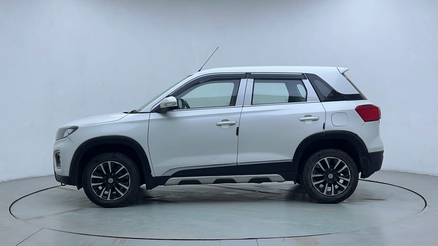 Used 2021 maruti-suzuki Vitara Brezza LXi Petrol Manual exterior LEFT SIDE VIEW