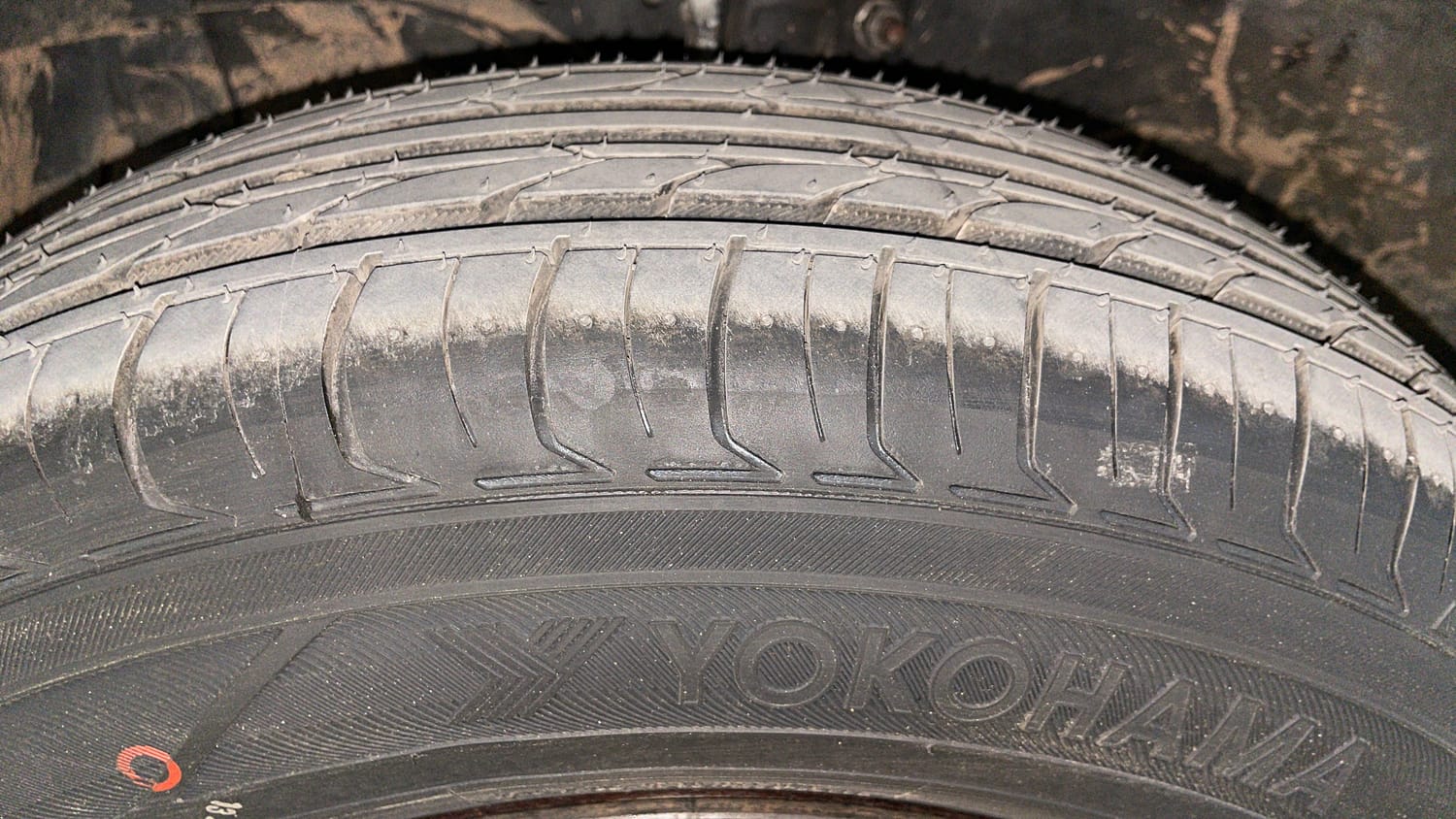 Used 2016 Maruti Suzuki Swift VDi (O) Diesel Manual tyres LEFT FRONT TYRE TREAD VIEW