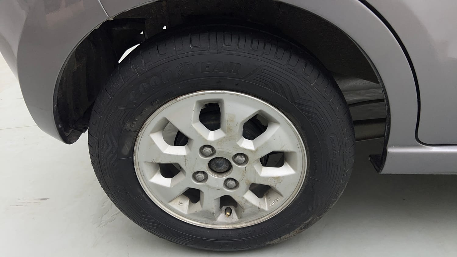 Used 2013 Maruti Suzuki A-Star ZXI Petrol Manual tyres RIGHT REAR TYRE RIM VIEW