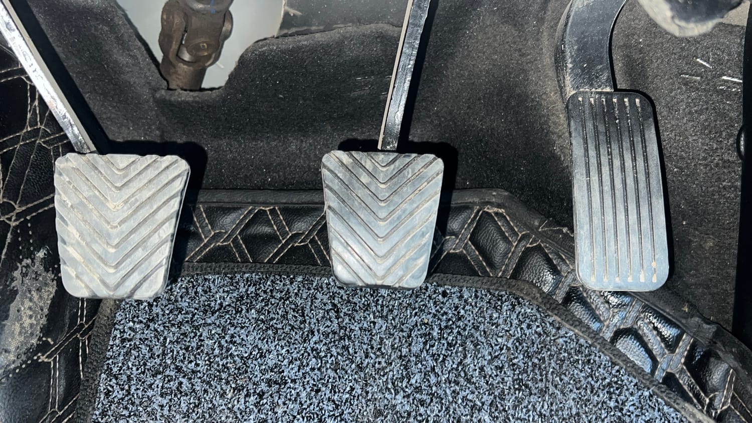 Used 2023 Kia Seltos HTX 1.5 Petrol Manual interior PEDALS VIEW