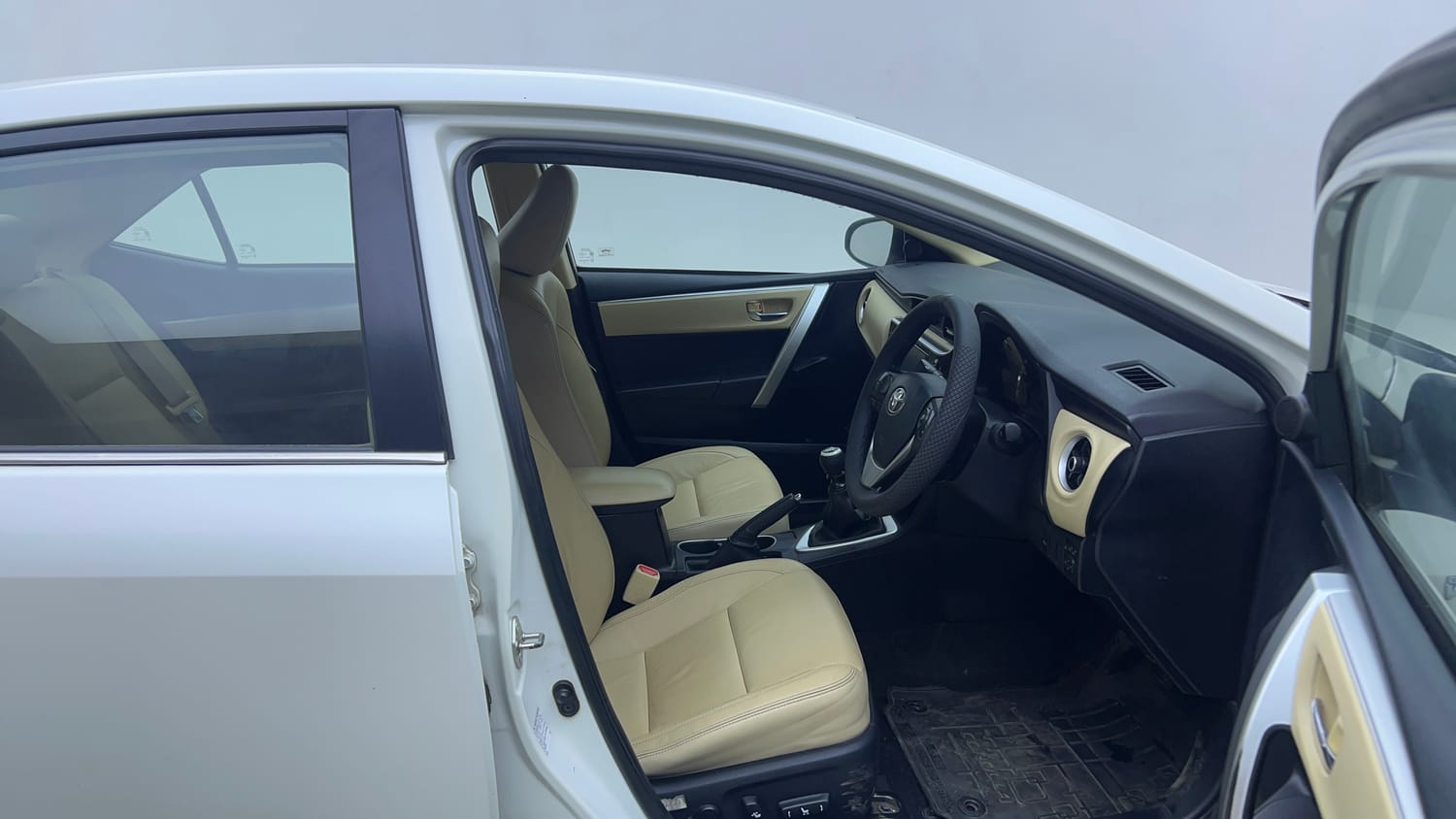 Used 2019 Toyota Corolla Altis GL Petrol Petrol Manual interior RIGHT SIDE FRONT DOOR CABIN VIEW