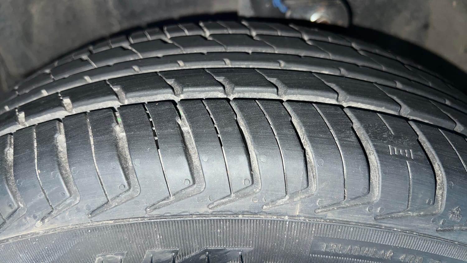 Used 2013 Maruti Suzuki A-Star ZXI Petrol Manual tyres LEFT FRONT TYRE TREAD VIEW