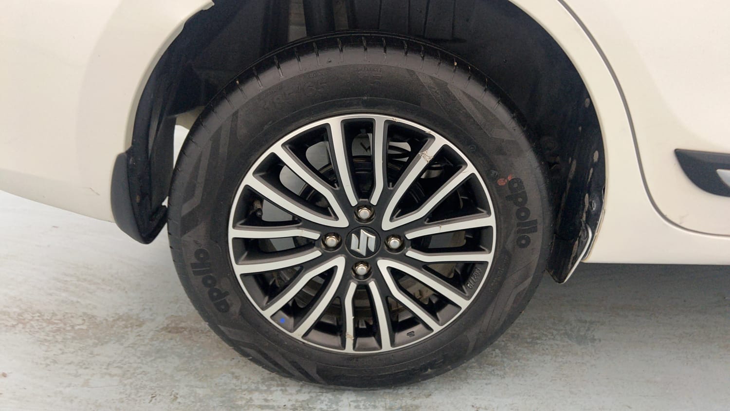 Used 2022 Maruti Suzuki Dzire ZXi Plus Petrol Manual tyres RIGHT REAR TYRE RIM VIEW