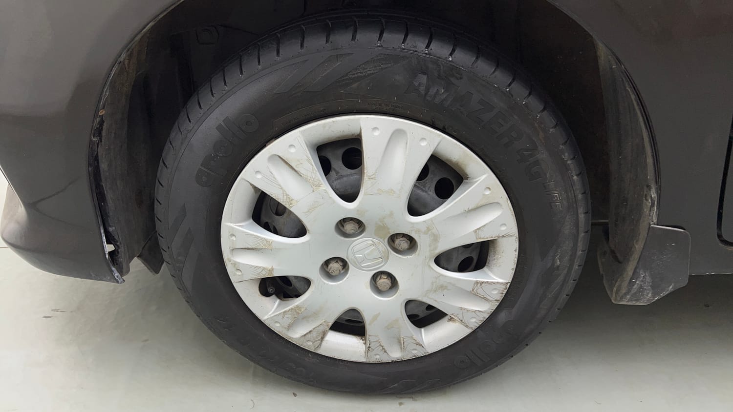 Used 2017 Honda Amaze 1.2 S i-VTEC Petrol Manual tyres LEFT FRONT TYRE RIM VIEW