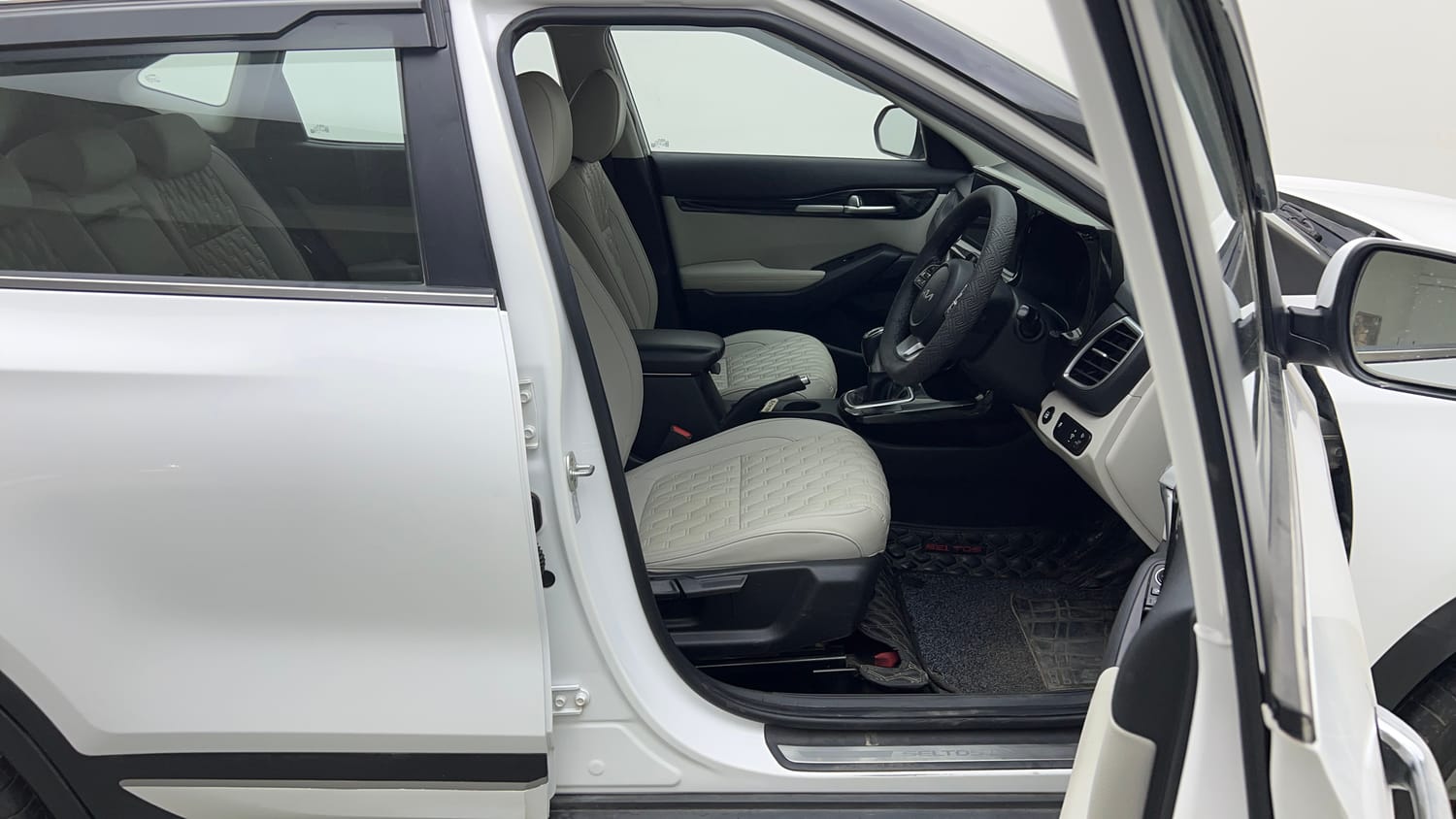 Used 2023 Kia Seltos HTX 1.5 Petrol Manual interior RIGHT SIDE FRONT DOOR CABIN VIEW