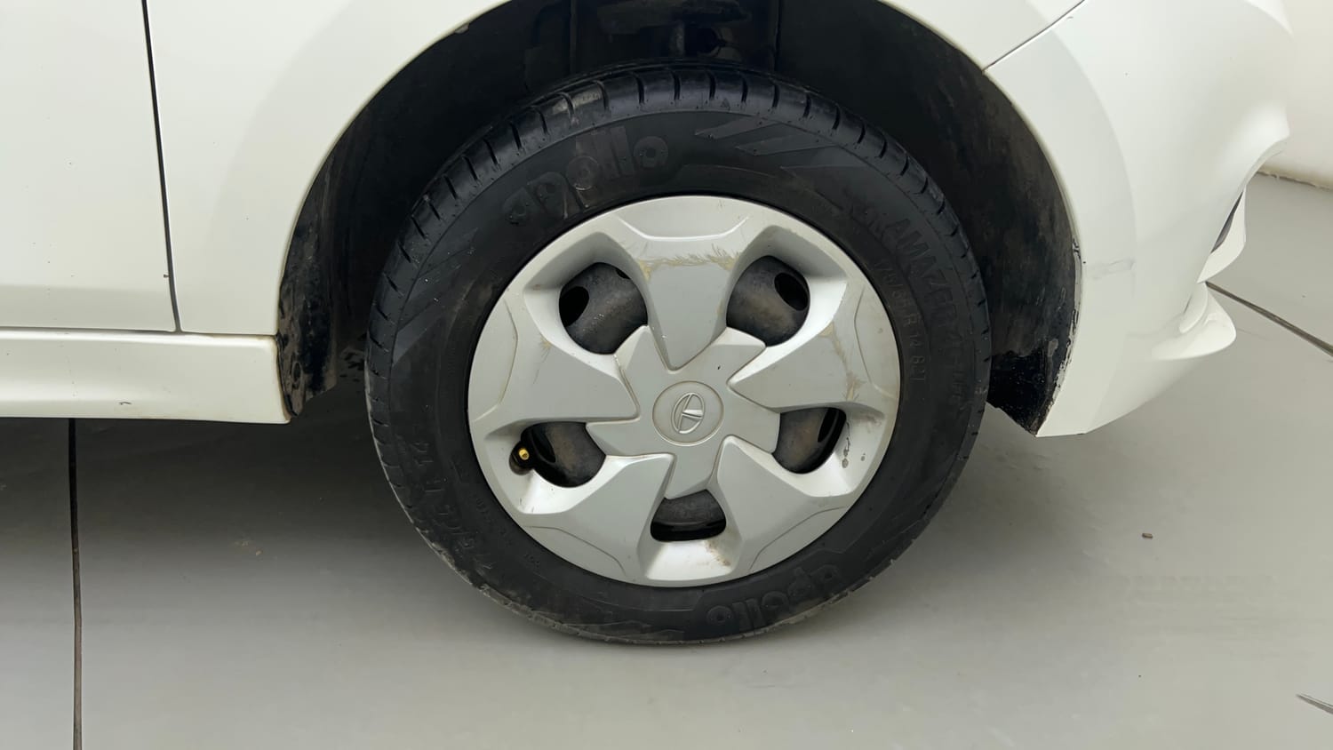 Used 2022 Tata Tiago XT CNG Cng Manual tyres RIGHT FRONT TYRE RIM VIEW