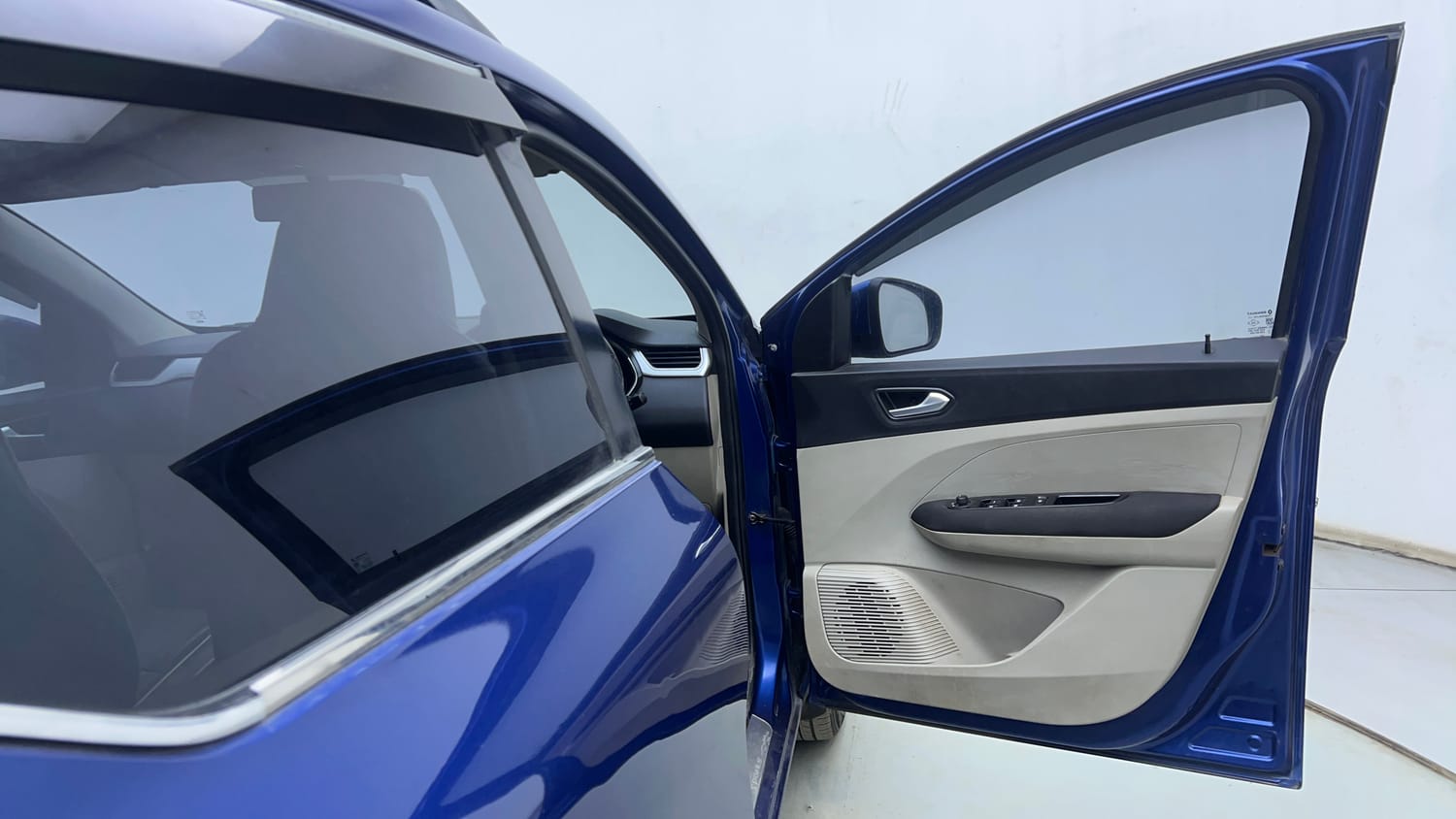 Used 2020 Renault Triber RXZ EASY-R AMT Petrol Automatic interior RIGHT FRONT DOOR OPEN VIEW